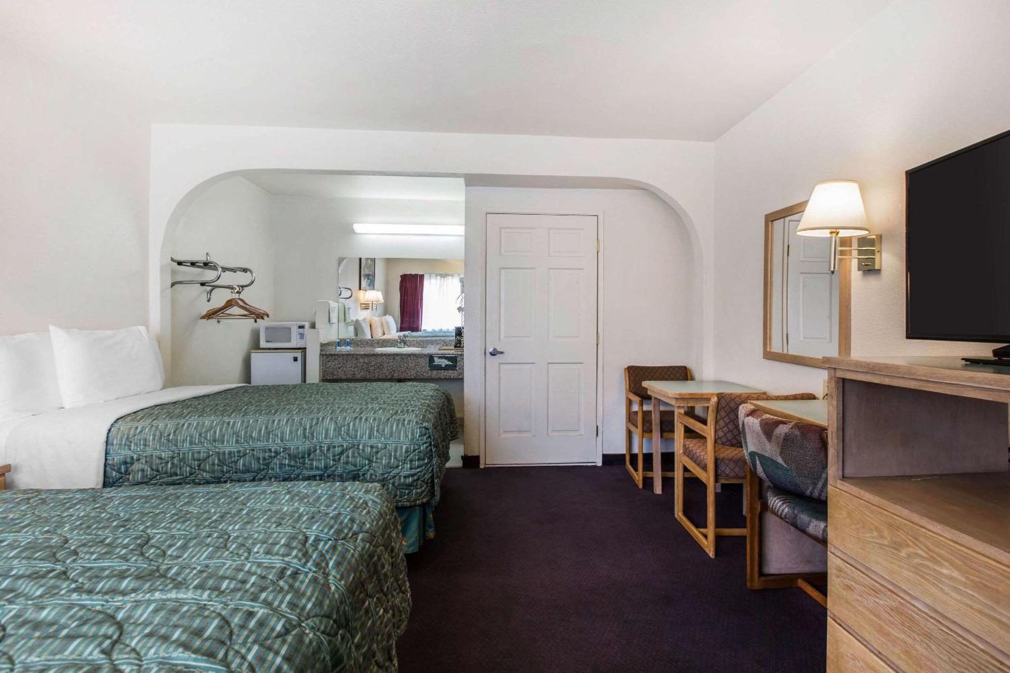 Rodeway Inn Beaumont Dış mekan fotoğraf